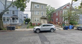 208 Banks St, Unit 2 in Cambridge, MA - Building Photo