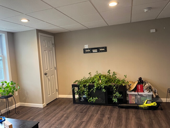 16 Ferncliff Ave in North Providence, RI - Foto de edificio - Building Photo