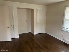 56 Willow Dr in Youngstown, OH - Building Photo - Building Photo