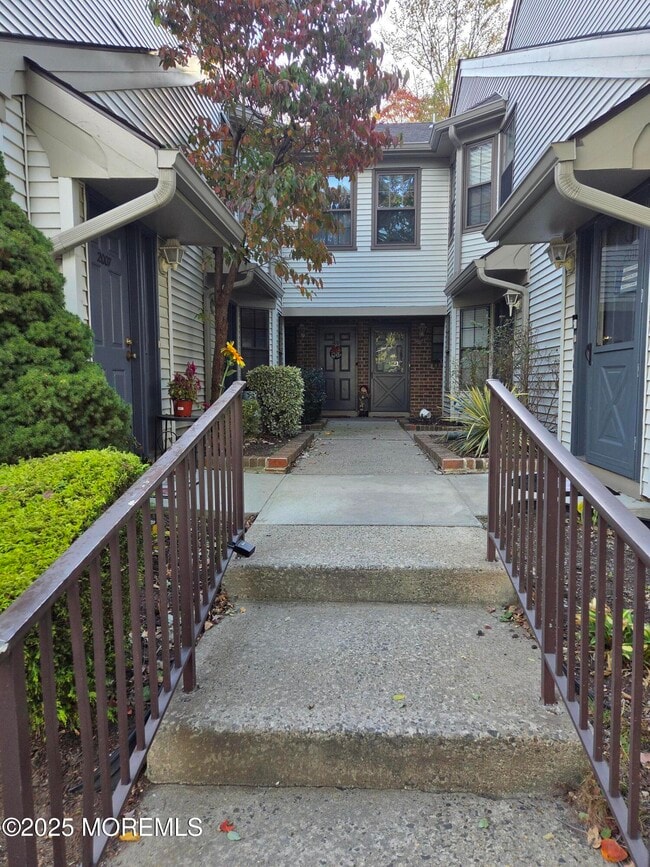 property at 2006 Bayhead Dr