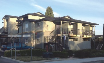 Greens Annex in Woodland, CA - Foto de edificio - Building Photo