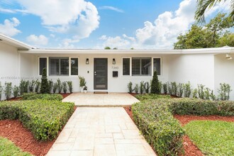 7340 SW 131st St in Pinecrest, FL - Building Photo - Building Photo