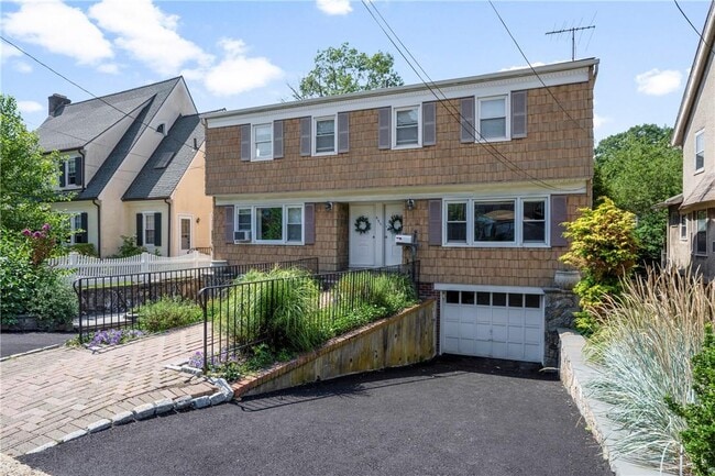 property at 537 Palmer Ave