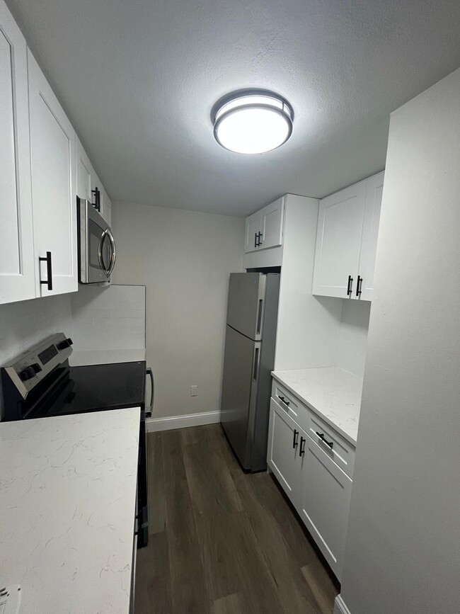 Country Club Apartments in Poughkeepsie, NY - Foto de edificio - Building Photo