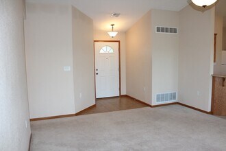 2716 Brookville Dr in Manhattan, KS - Building Photo - Building Photo