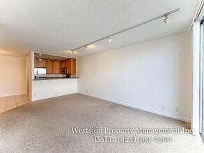 11645 Montana Ave in Los Angeles, CA - Building Photo - Building Photo