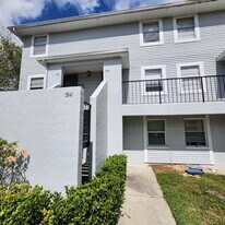 7141 E Bank Dr in Tampa, FL - Building Photo