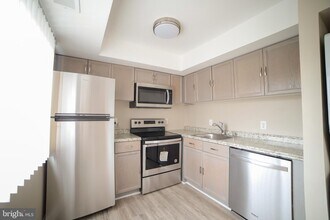 3320 S 28th St-Unit -401 in Alexandria, VA - Building Photo - Building Photo