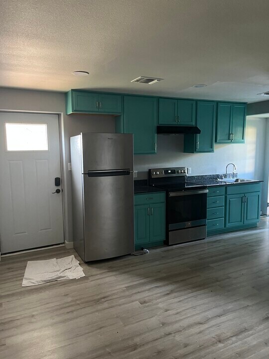 901 Grant Pl in Corpus Christi, TX - Building Photo