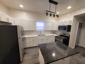 1413 N LeClaire Ave, Unit 1 in Chicago, IL - Foto de edificio - Building Photo
