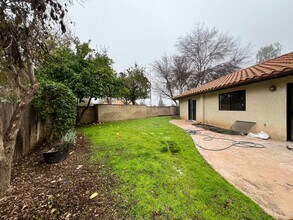 1104 Pinewood Ct in Madera, CA - Building Photo - Building Photo