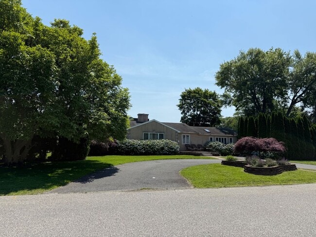 property at 1130 Lincoln Square