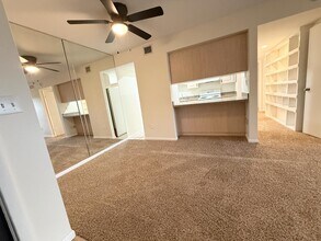 775 N Village Dr in St. Petersburg, FL - Building Photo - Building Photo