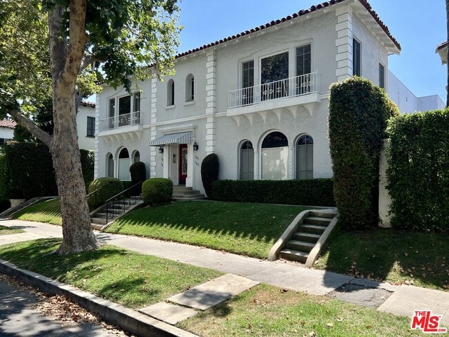 145 N Sycamore Ave in Los Angeles, CA - Building Photo - Building Photo