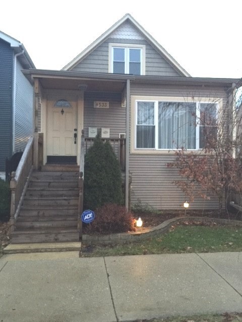 property at 4533 N Kedvale Ave