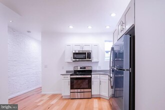 5346 Delancey St in Philadelphia, PA - Foto de edificio - Building Photo