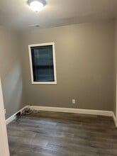 15 Olive St, Unit 1 B in East Orange, NJ - Foto de edificio - Building Photo