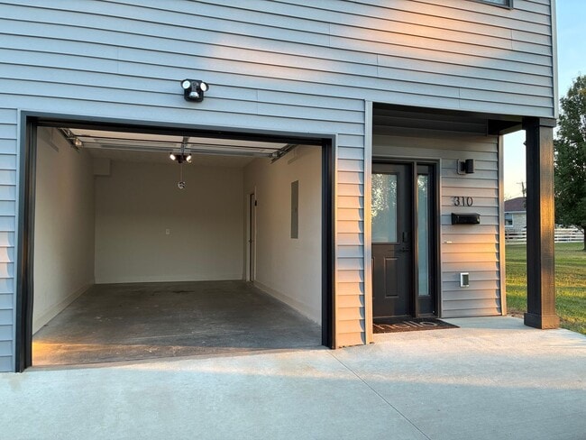 310 Lincoln St in Vine Grove, KY - Building Photo - Building Photo