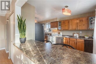 95 Kinburn Crescent in London, ON - Building Photo - Building Photo