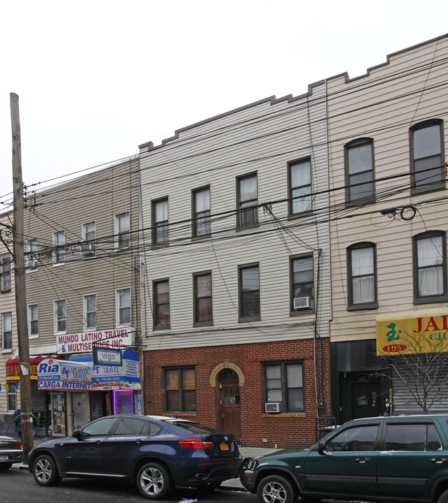 193 Wyckoff Ave in Brooklyn, NY - Foto de edificio