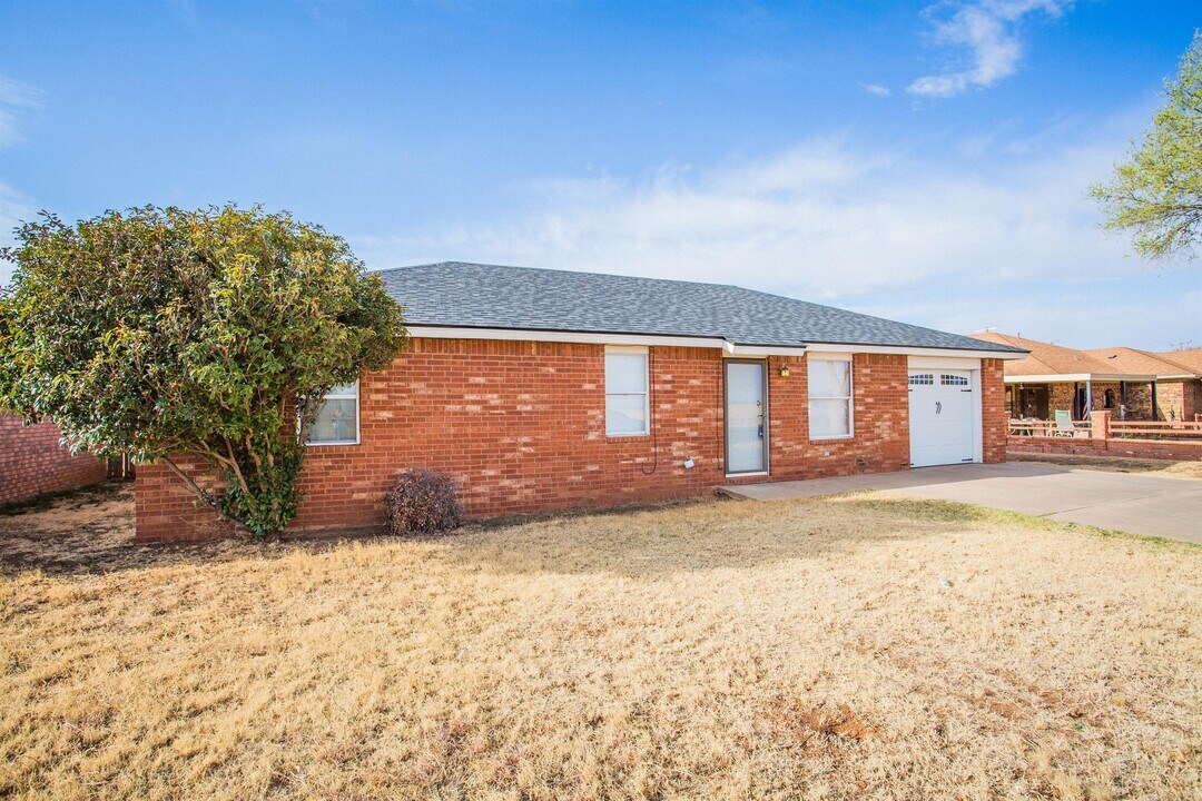 917 Bradley St in Lubbock, TX - Foto de edificio