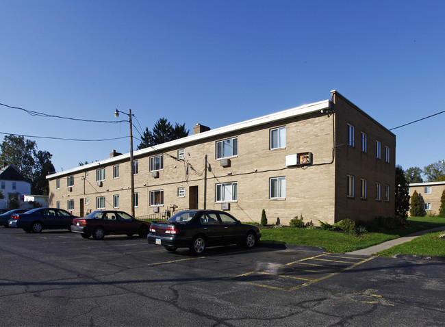 Northdale Club Apartments in Bedford, OH - Foto de edificio - Building Photo