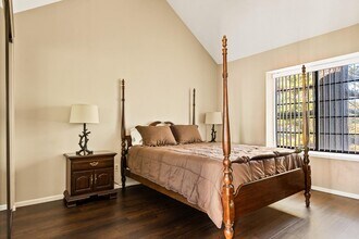 217 Village Bay in Lake Arrowhead, CA - Building Photo - Building Photo