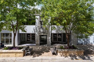 Brazos Place in Austin, TX - Building Photo - Building Photo