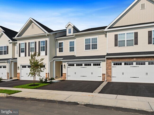 202 Thompson Dr in West Windsor Township, NJ - Building Photo - Building Photo