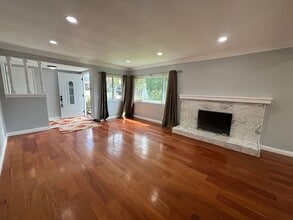 8640 Ardendale Ave in San Gabriel, CA - Foto de edificio - Building Photo