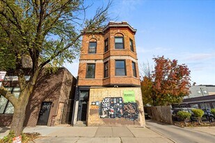 3268 W Fullerton Ave, Unit #2 in Chicago, IL - Building Photo