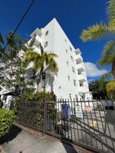 3051 SW 27th Ave in Miami, FL - Building Photo - Building Photo