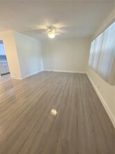 801 SW 133rd Terrace in Pembroke Pines, FL - Building Photo - Building Photo