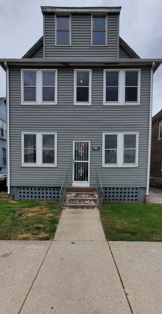 property at 3923 Elm St