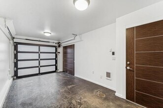 9609 Roosevelt Way NE in Seattle, WA - Building Photo - Building Photo