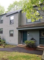 1465 Hooksett Rd. Unit 123 in Hooksett, NH - Building Photo