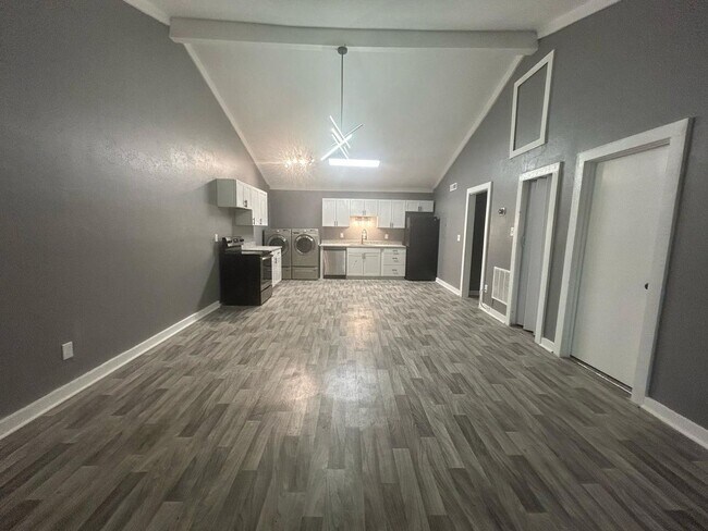 4701 Flat Shoals Rd in Union City, GA - Building Photo - Building Photo