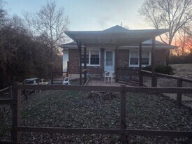 8858 Snowhill Ct in St. Louis, MO - Building Photo