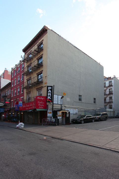 118 Mulberry St in New York, NY - Building Photo