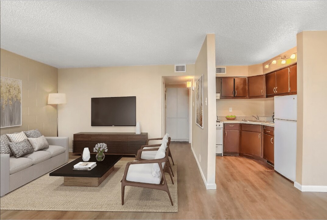 Uptown Horizon in Albuquerque, NM - Building Photo