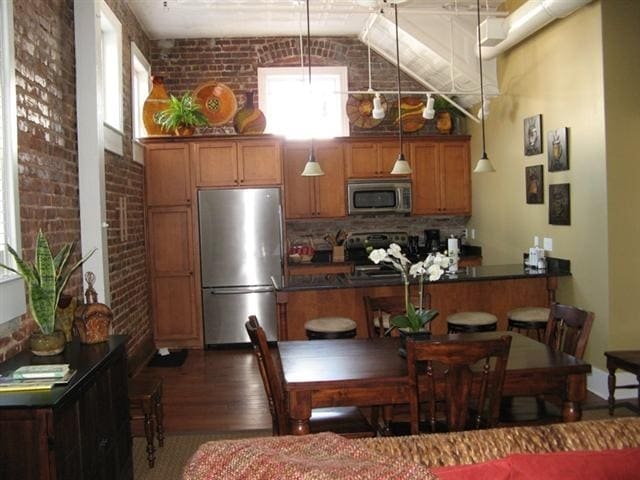 property at 4 Beaufain St