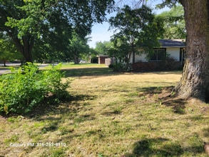 8101 W Maple St in Wichita, KS - Building Photo - Building Photo