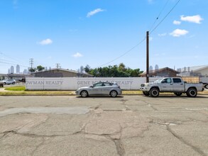 5372 Barstow St in San Diego, CA - Building Photo - Building Photo