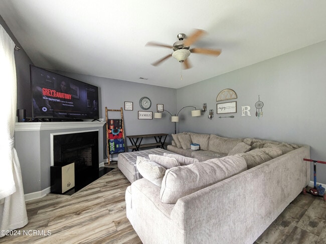 205 Bell Ridge Ln in Hubert, NC - Building Photo - Building Photo