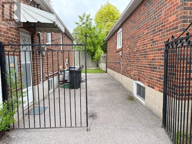307 Glebemount Ave in Toronto, ON - Building Photo - Building Photo