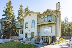 6 Black Rock Cres in Canmore, AB - Building Photo