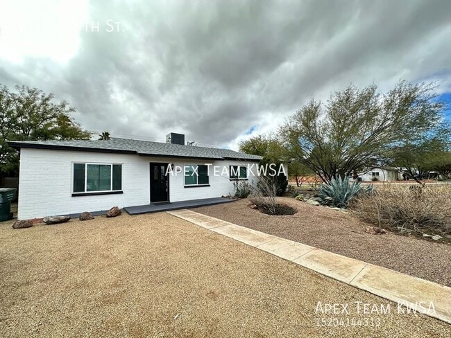 property at 4552 E 9th St