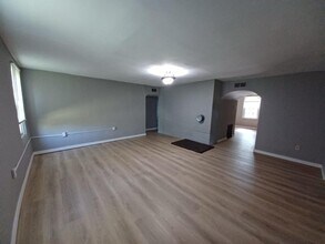 10179 Bon Oak Dr in St. Louis, MO - Building Photo - Building Photo