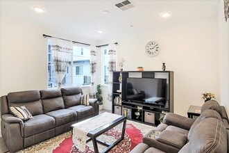 29322 Hub Ln in Hayward, CA - Building Photo - Building Photo
