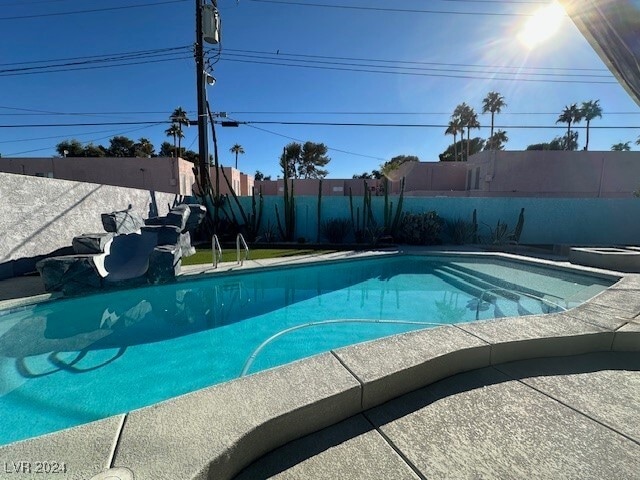 2205 Sombrero Dr in Las Vegas, NV - Building Photo - Building Photo